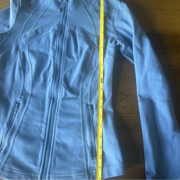 Lululemon blue define jacket in Water Drop, size 6 - Picture 9 of 10